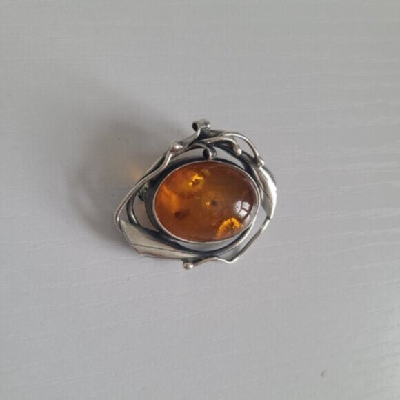Vintage Boho Sterling Silver Oval Amber Cabochon Leaf Embellished Brooch - Picture 5 of 7